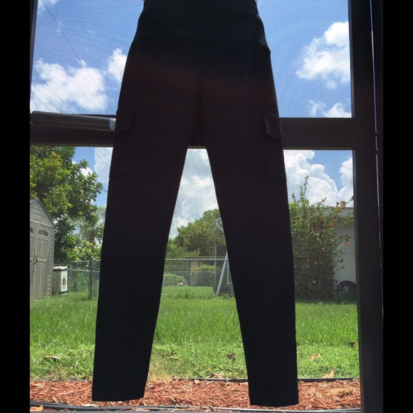 Lisse black cargo compression pants size medium - Picture 1 of 4