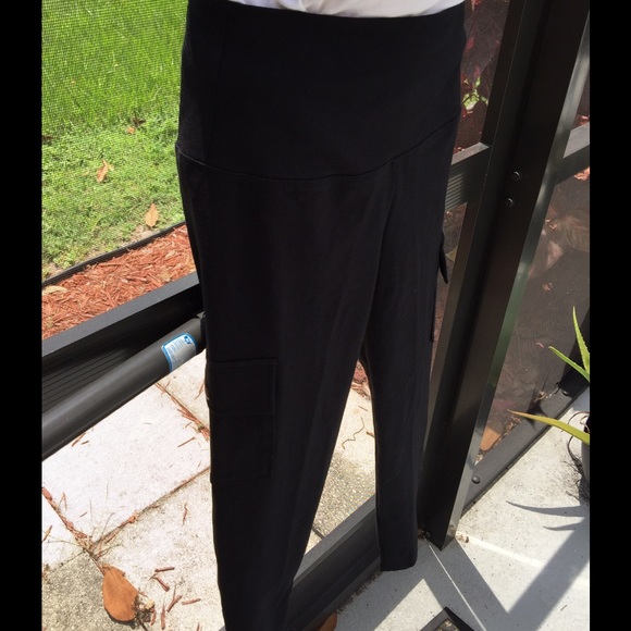 Lisse black cargo compression pants size medium - Picture 3 of 4