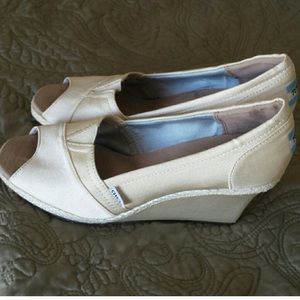 Toms fabric satin wedges heels