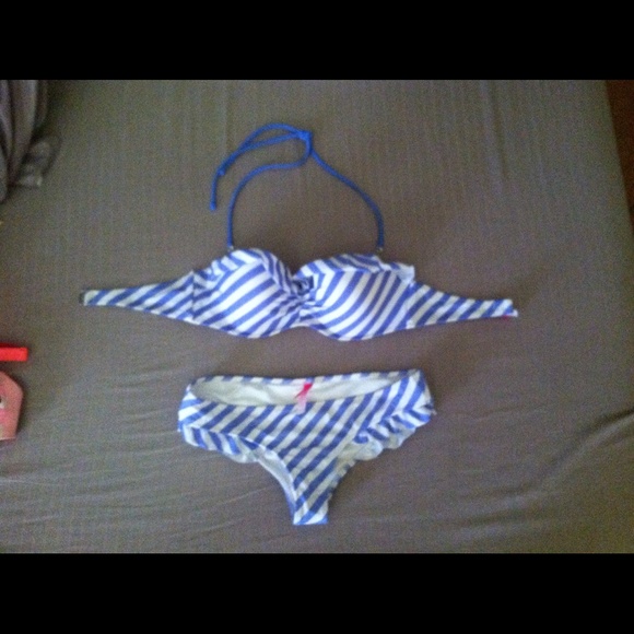 Victoria's Secret Swim suit top 34C, bottoms XS.