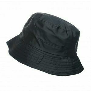 black bucket hat