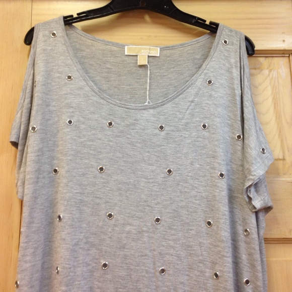 Cut out shoulders gray s/s top