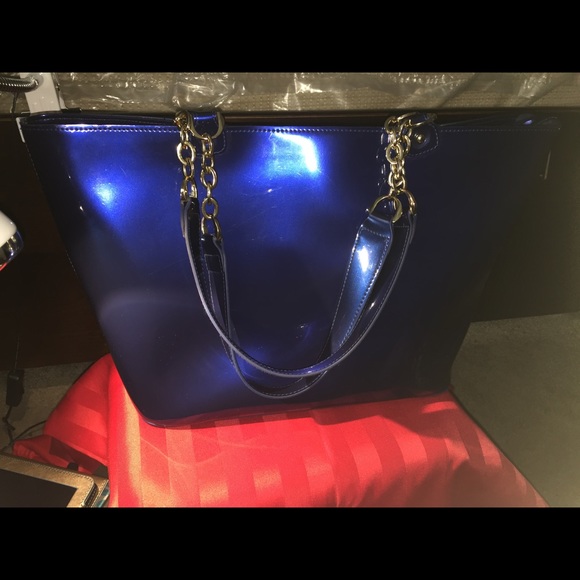Lionel Handbags - 💟Lionel Patent Blue Handbag💟