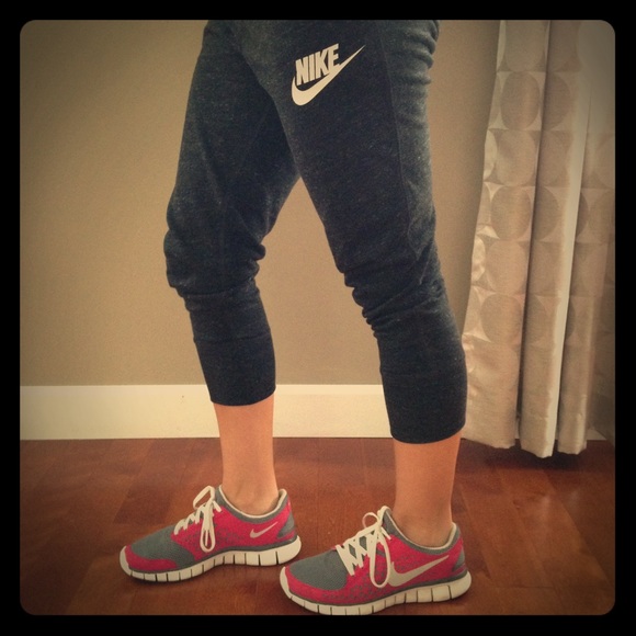 Women's Nike free sneakers