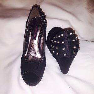 Black wedge studded shoes  size 9 - Material Girl