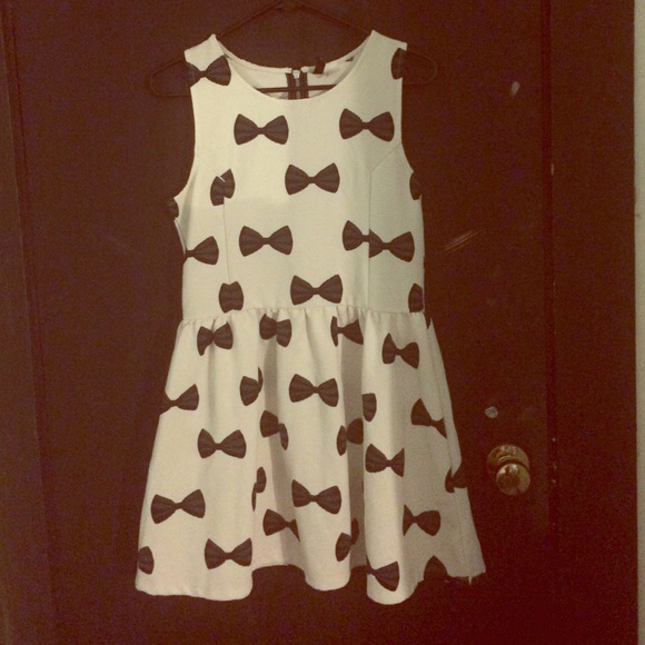 Adorable Black and White Bow Dress
