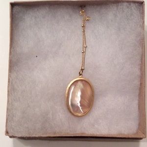 Mother of pearl vintage necklace
