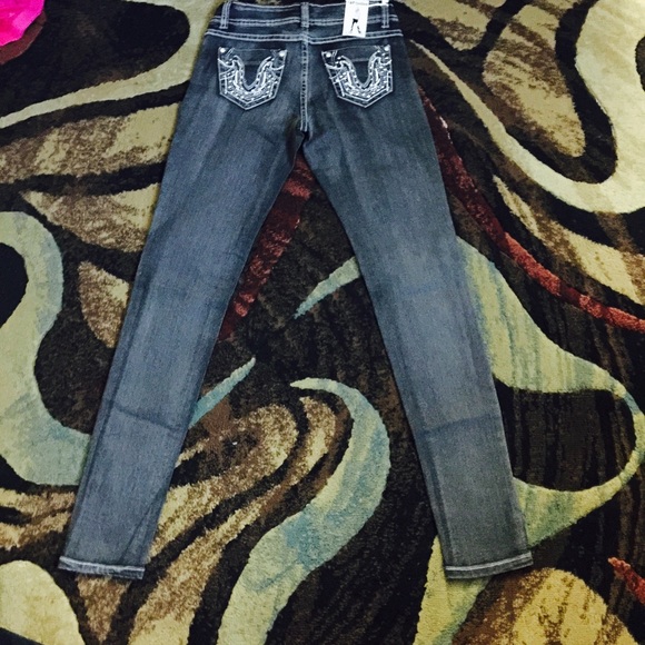 JEANS - Picture 2 of 2