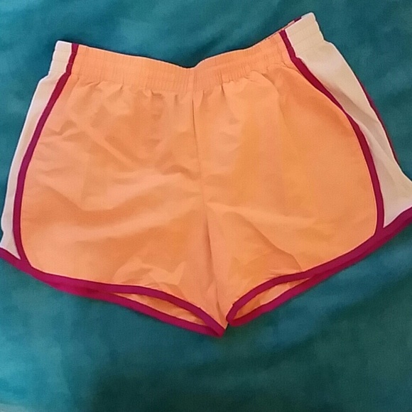 Danskin Pants - NWOT Danskin Workout Shorts. Size M