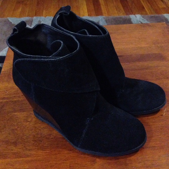 BCBGeneration Kaelin boots