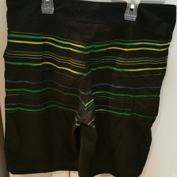 Mens Board shorts - Picture 2 of 3