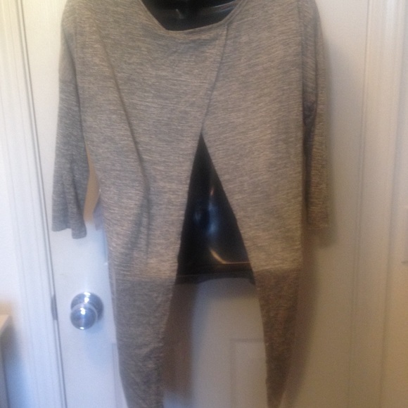 Grey top - Picture 2 of 3