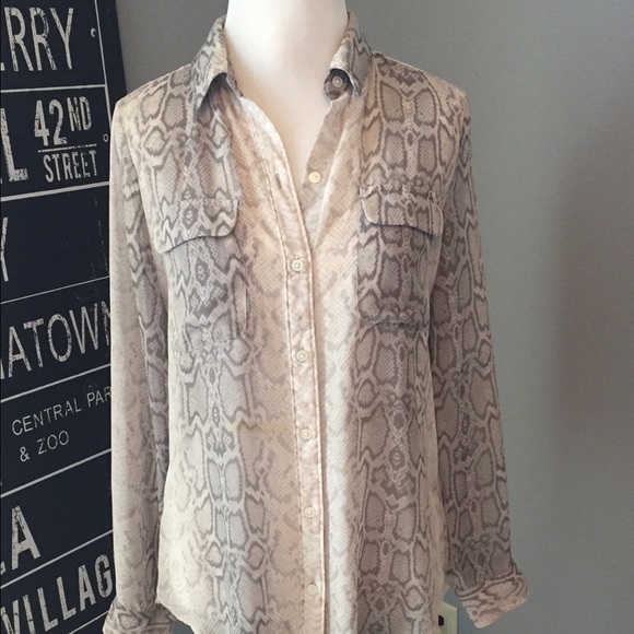 Collared chiffon Snake Print Top