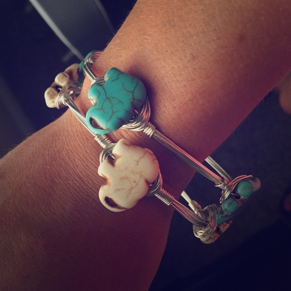 Elephant wire wrapped bracelet Large. Blue & cream