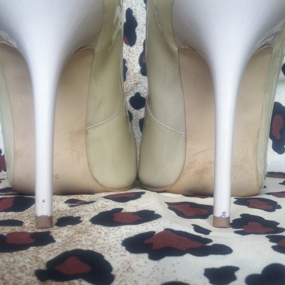 GUESS😍nude pointy heels!!! - Picture 3 of 3