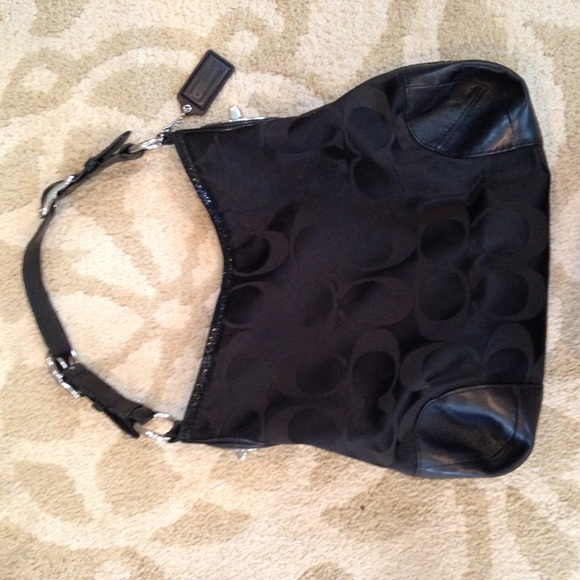 Black coach purse - Picture 2 of 4