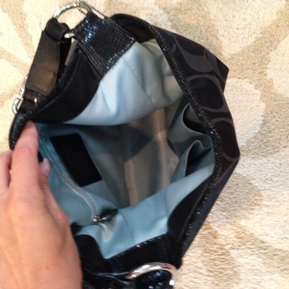Black coach purse - Picture 3 of 4