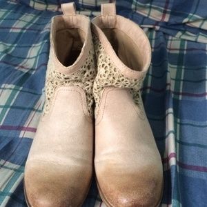 Roxy Petaluma tan booties