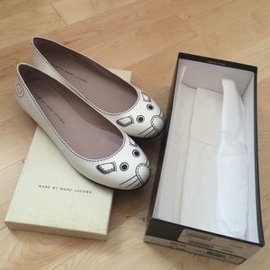 MARC BY MARC JACOBS white patent mouse flats