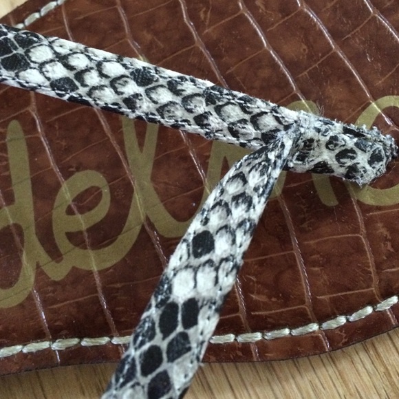 🚫SOLD🚫Sam Edelman Python flip flops - Picture 3 of 3