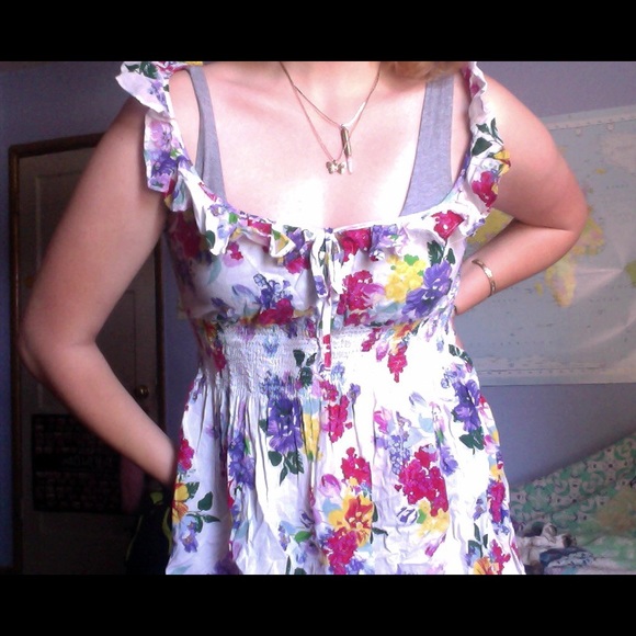 🌼 Flowy Floral Ruffle Dress 🌼 - Picture 2 of 4