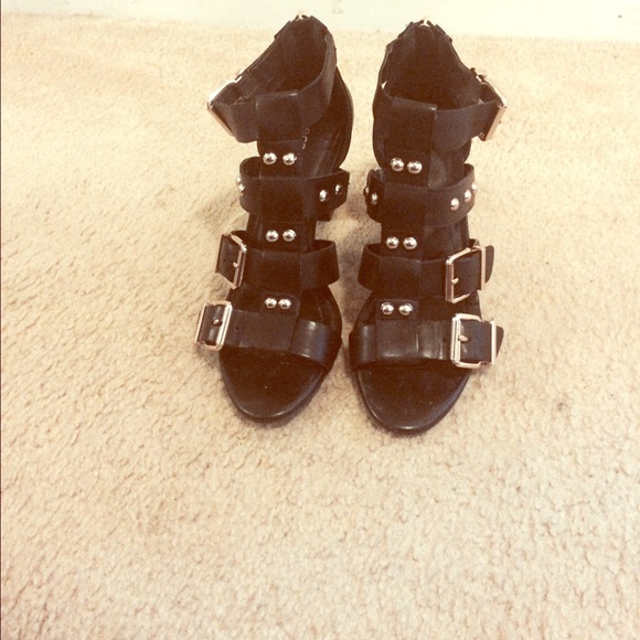 BCBG sandal