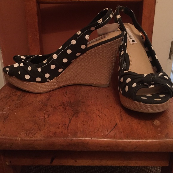 Polka dot wedges size 6.5