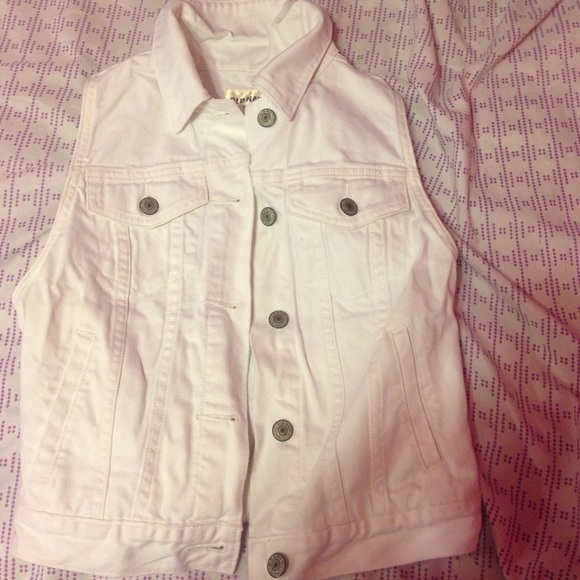 BRAND NEW OLD NAVY JEAN VEST