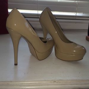 NUDE HEELS