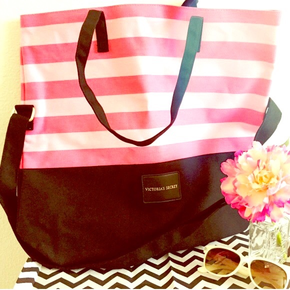 Victoria's Secret Handbags - 🆕 Victoria's Secret Pink Stripes Beach Tote 💕