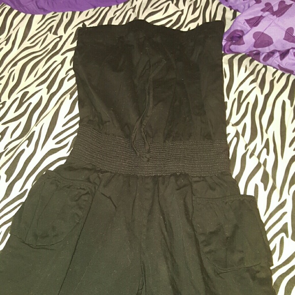 Black romper - Picture 2 of 2