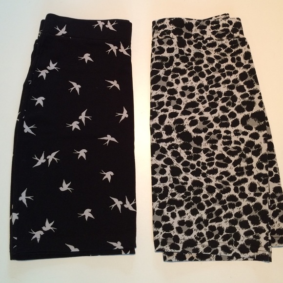 😍Bundle! essential printed stretch mini skirts