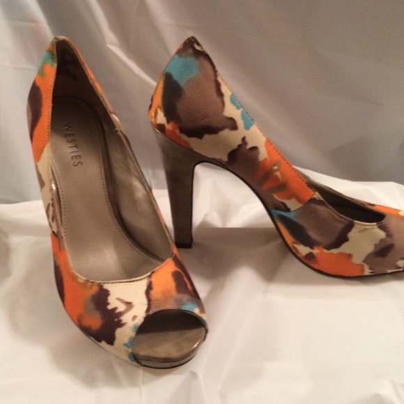 Peep toe multi color heels