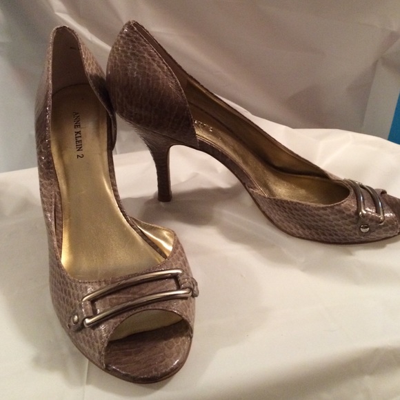 Snake print leather Anne Klein shoes