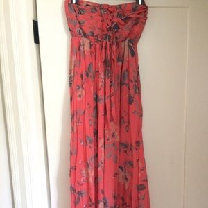 Floral maxi dress. Size medium