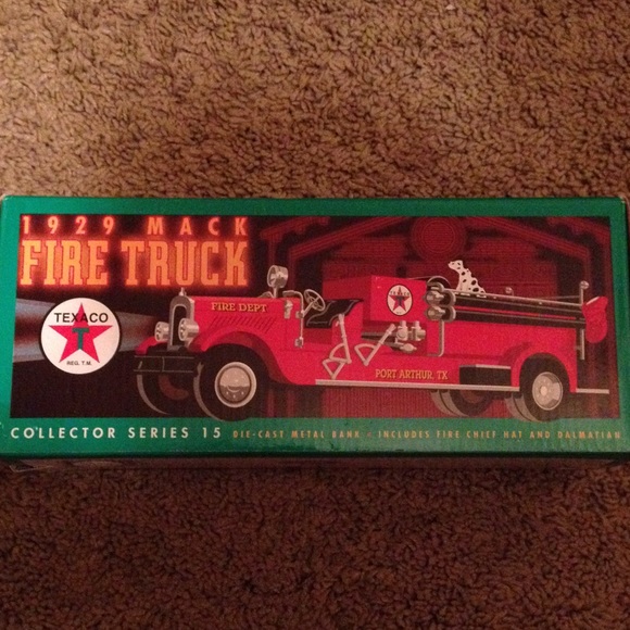 1929 Mack fire truck