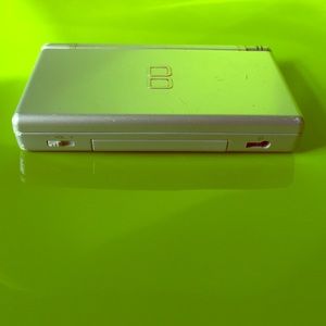 A new ds that is in great condition