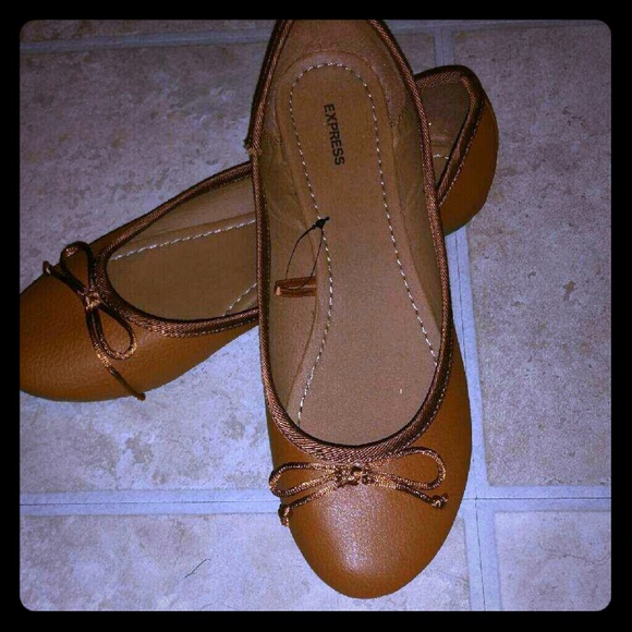 🆕💥Beautiful Brown Shoes W/BowNWOT(NEGOTIABLE) - Picture 1 of 1