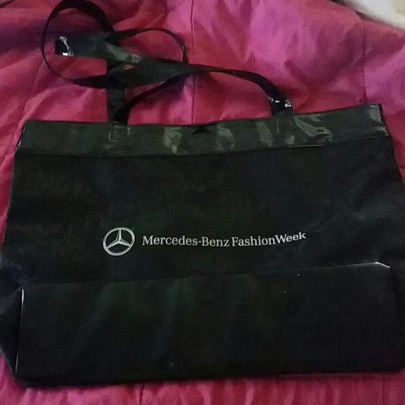 FASHION Week Tote