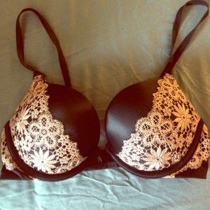 Victoria's Secret Bombshell Plunge 34B