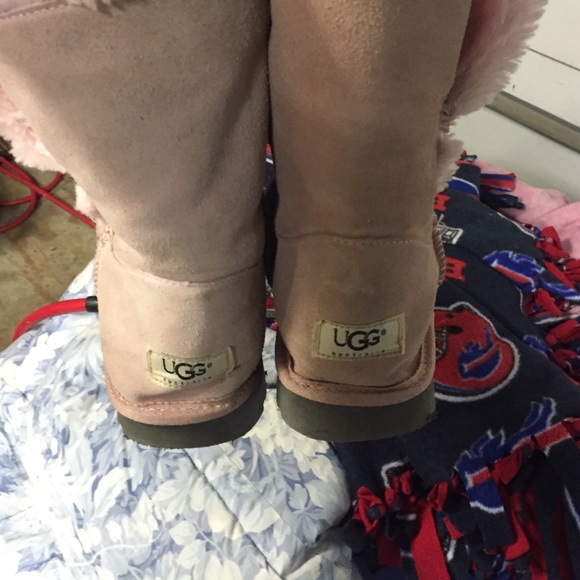 pink ugg