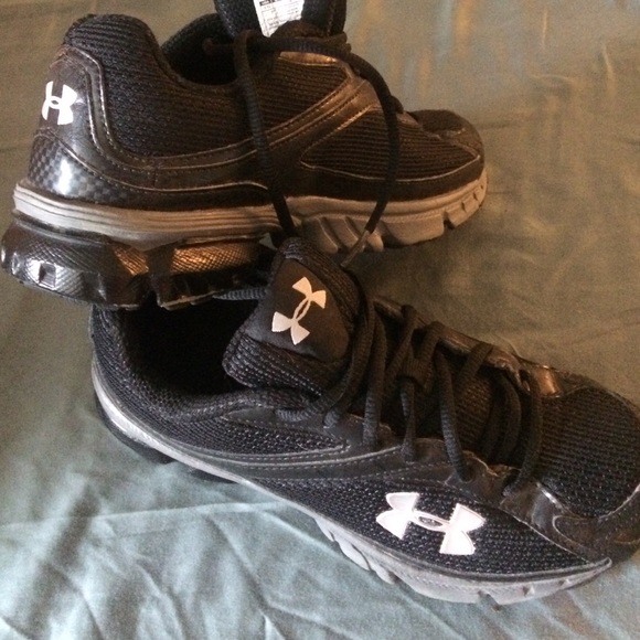 Under Armour Black Tennis Shoes
