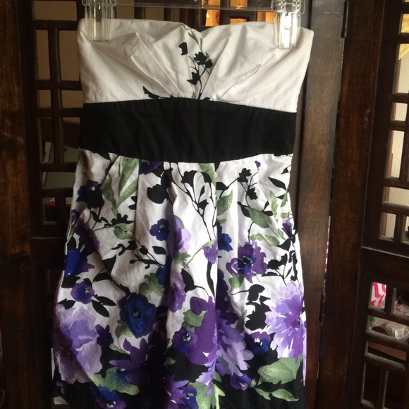 Windsor Strapless Floral Dress w/ Pockets