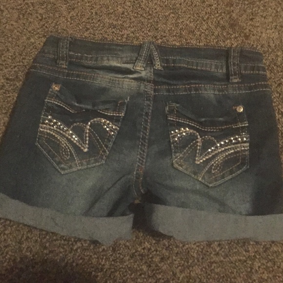 New Blue denim shorts - Picture 2 of 2