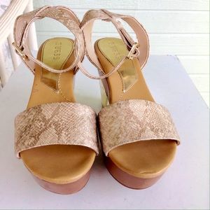 Snakeskin flatform heels