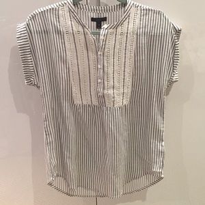 Lightweight airy cotton short sleeve top