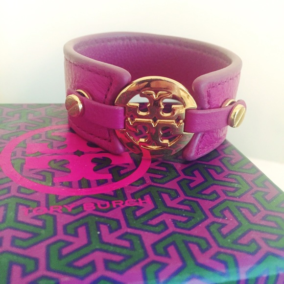Tory Burch pink logo disc cuff - Picture 3 of 3
