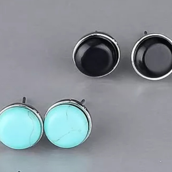 🎁GIFTED🎁3 Piece Set Round Stud Earrings - Picture 3 of 4