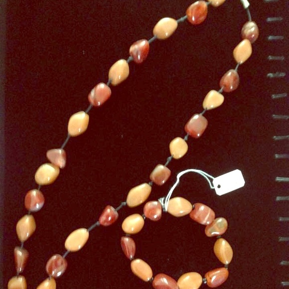 Red Agate Necklace with matching bracelet - Picture 1 of 1