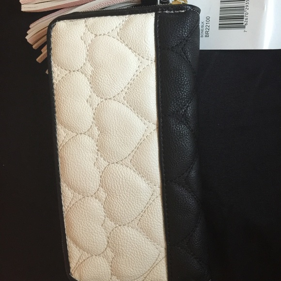 BRAND NEW Betsy Johnson Wallet - Picture 2 of 3